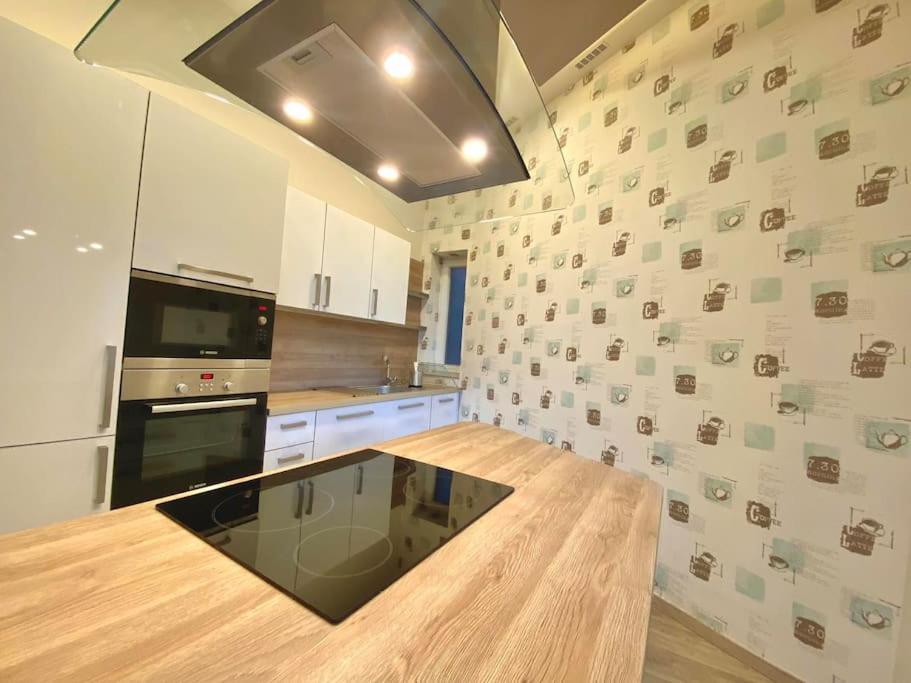 Luxury Buda Apartment Budapest Bagian luar foto