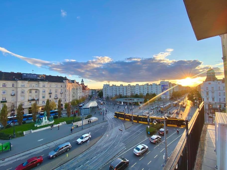 Luxury Buda Apartment Budapest Bagian luar foto