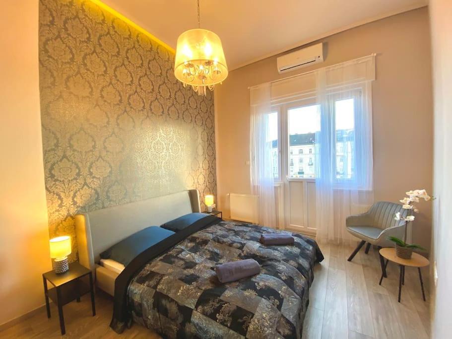 Luxury Buda Apartment Budapest Bagian luar foto